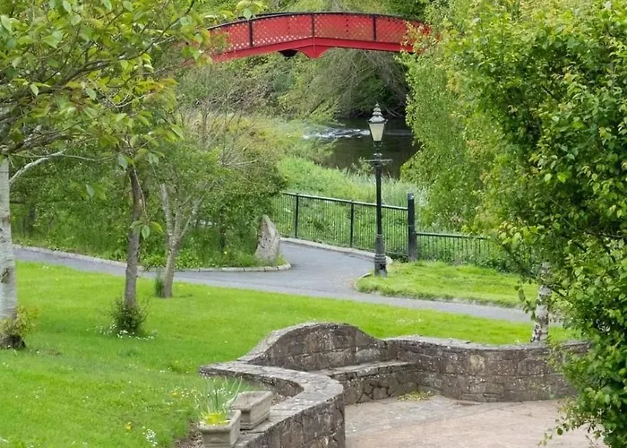 Riverside Apartment *